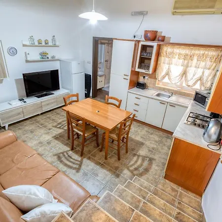 Apartment Lovely, Comfy 2br With Comfy Sofa W/wifi & Ac By 360 Estates St. Paul's Bay
