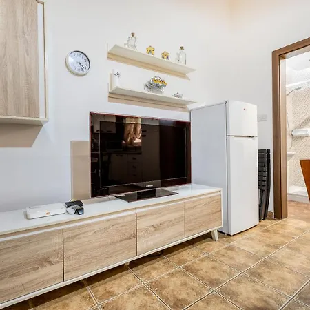 Lovely, Comfy 2br With Comfy Sofa W/wifi & Ac By 360 Estates St. Paul's Bay